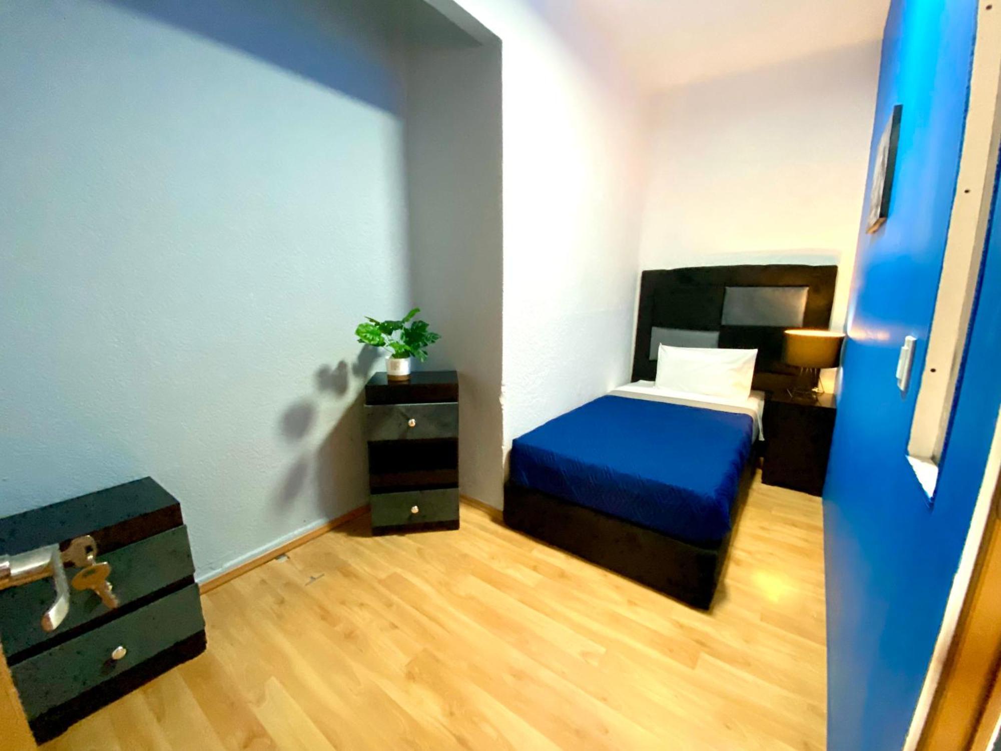 Casa de hóspedes Roomies - World Trade Center *